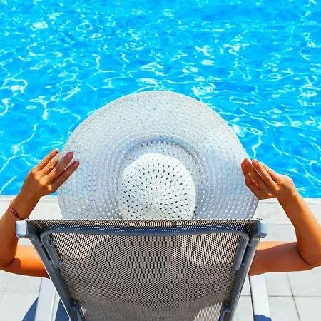 Hotel Domaine De La Courbe Le Lude