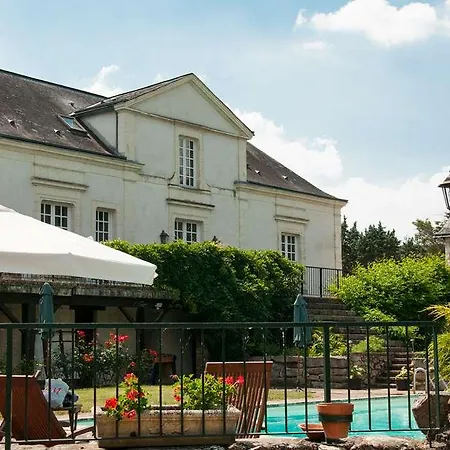 Otel Domaine De La Courbe