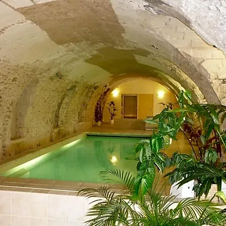 Domaine De La Courbe Hotel 3*