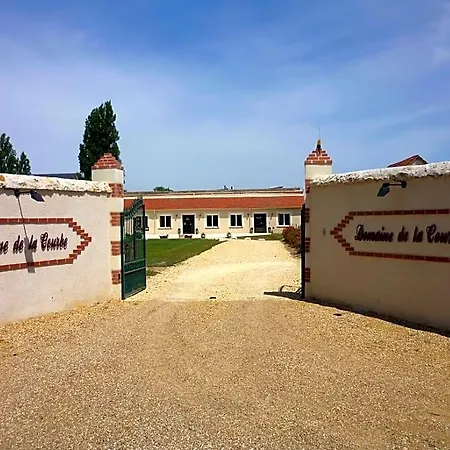 Domaine De La Courbe Hotel 3*