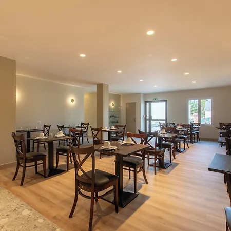 Domaine De La Courbe 3* Le Lude
