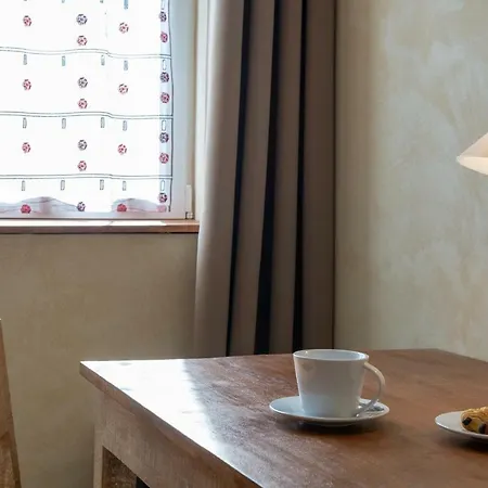 Domaine De La Courbe Hotel 3*