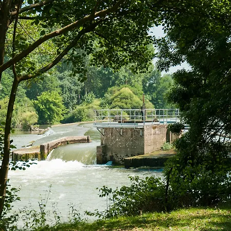Domaine De La Courbe Hotel 3*