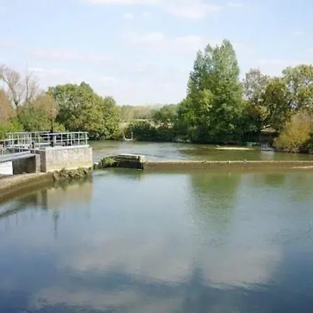 Domaine De La Courbe