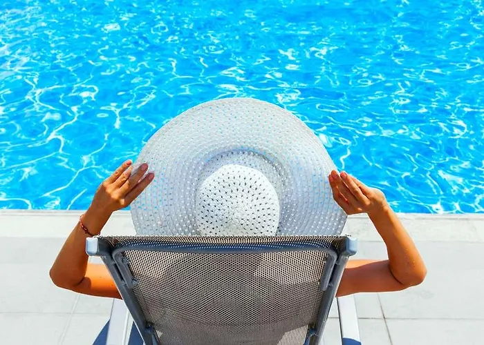 Hotel Domaine De La Courbe Le Lude