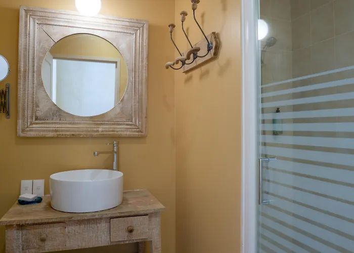 Domaine De La Courbe