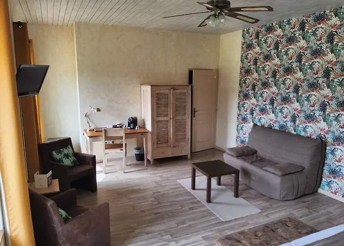 Domaine De La Courbe Hotel Le Lude