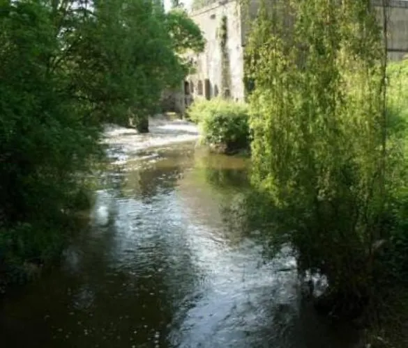 Domaine De La Courbe Hotel 3*