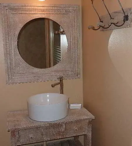 Hotel Domaine De La Courbe 3*