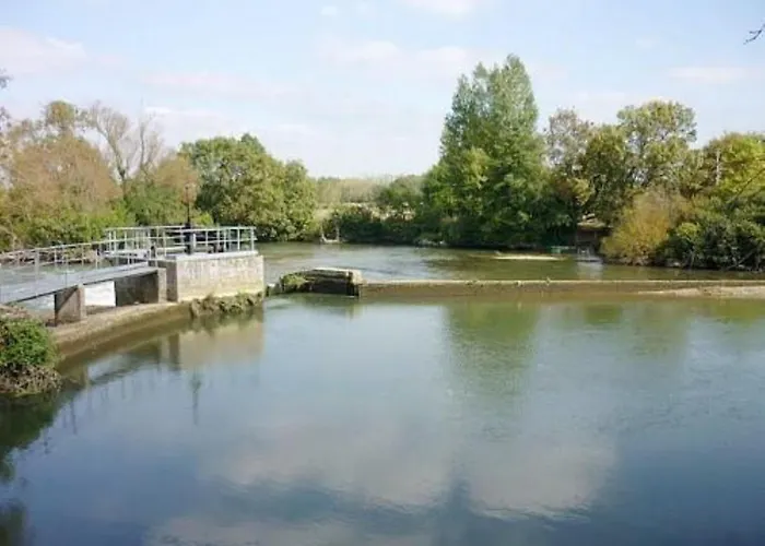 Domaine De La Courbe